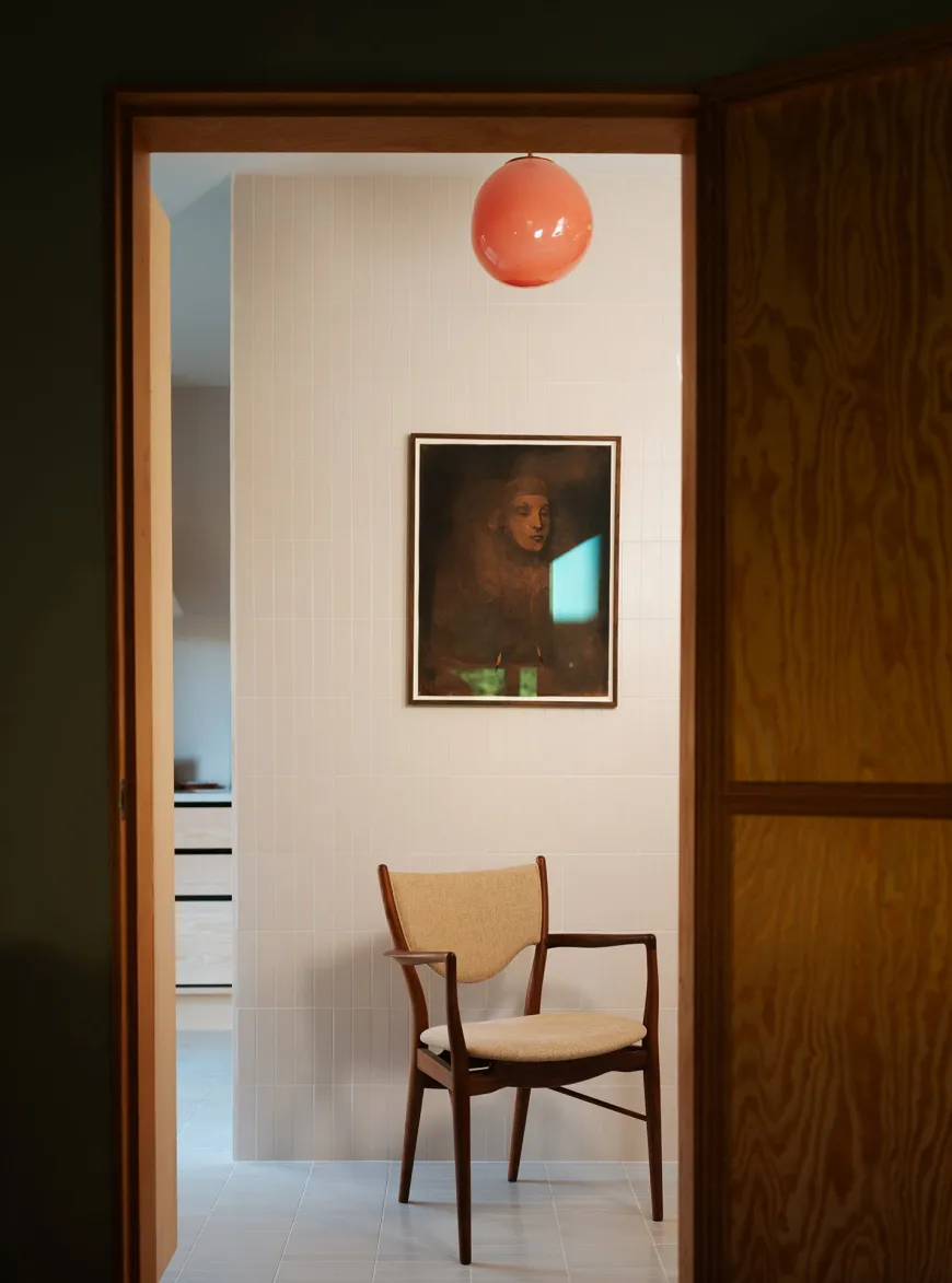 46 Armchair, valnød af Finn Juhl