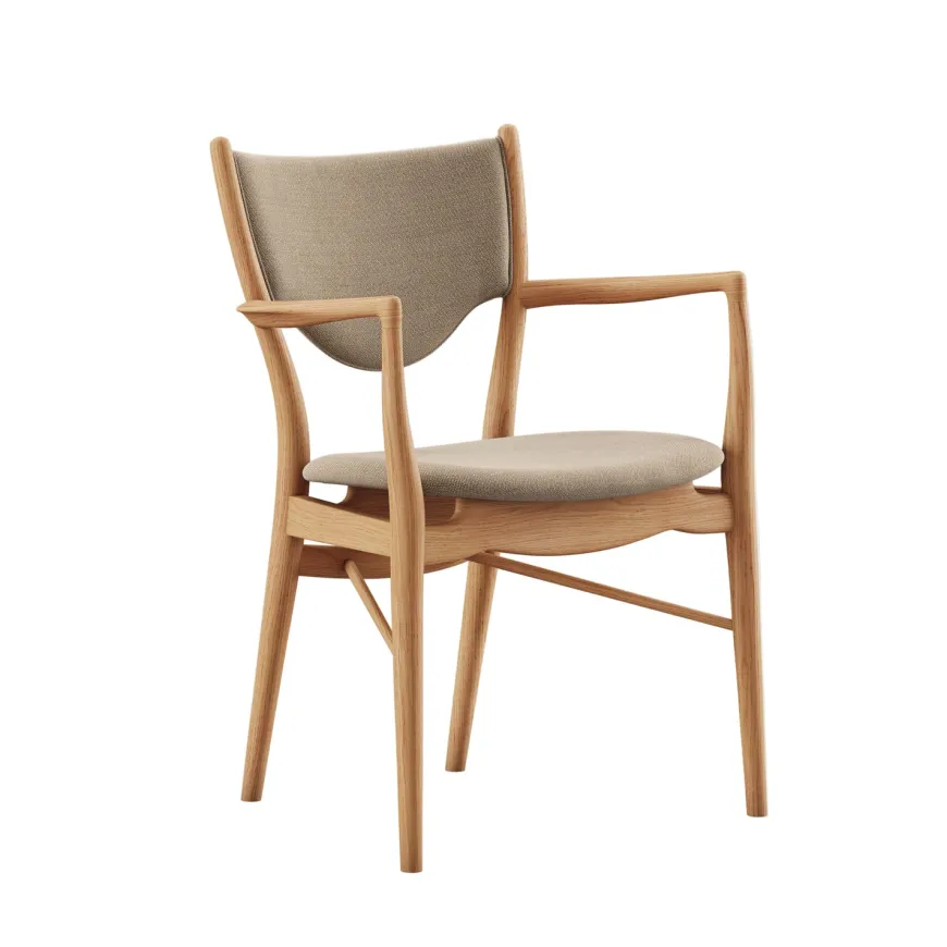 46 Armchair, valnød af Finn Juhl