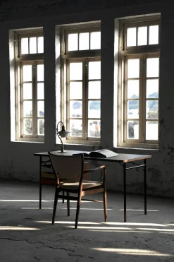 46 Armstol, Elegance valnød, valnød stel af Finn Juhl