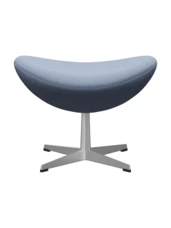 3127 Fodskammel til Ægget af Arne Jacobsen stofgr. 1