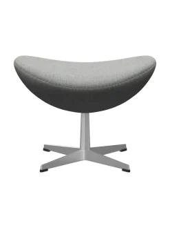 3127 Fodskammel til Ægget af Arne Jacobsen stofgr. 1