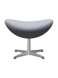 3127 Fodskammel til Ægget af Arne Jacobsen stofgr. 1