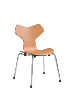 3130 Grand Prix Barnestol, oregon pine fra Fritz Hansen