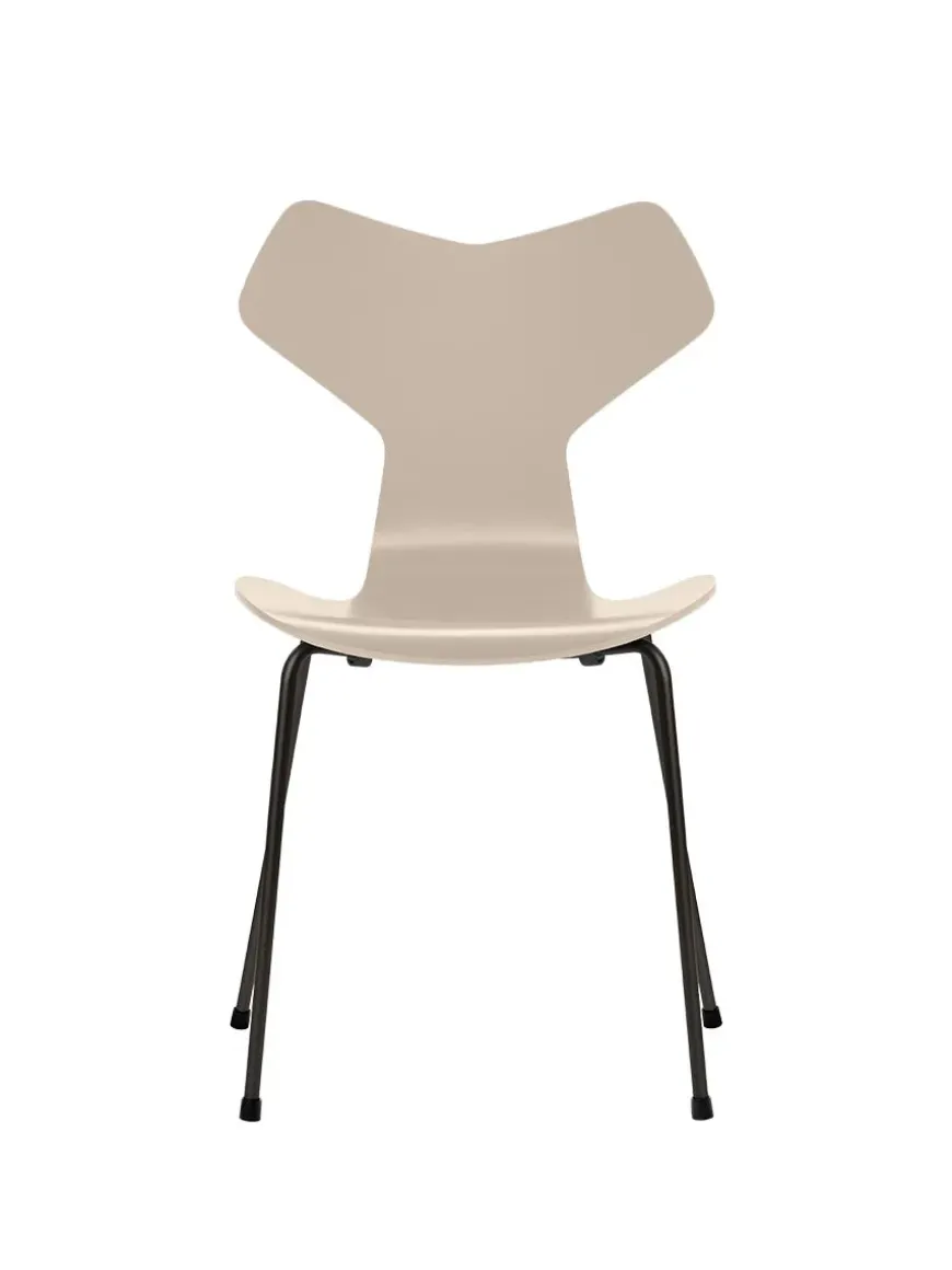 3130 Grand Prix stol lakeret af Arne Jacobsen