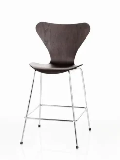 3197 Høj Barstol af Arne Jacobsen