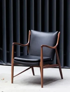 45 Lænestol, eg olie af Finn Juhl