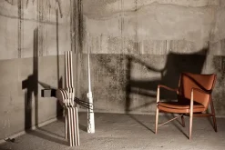 45 Lænestol, valnød af Finn Juhl