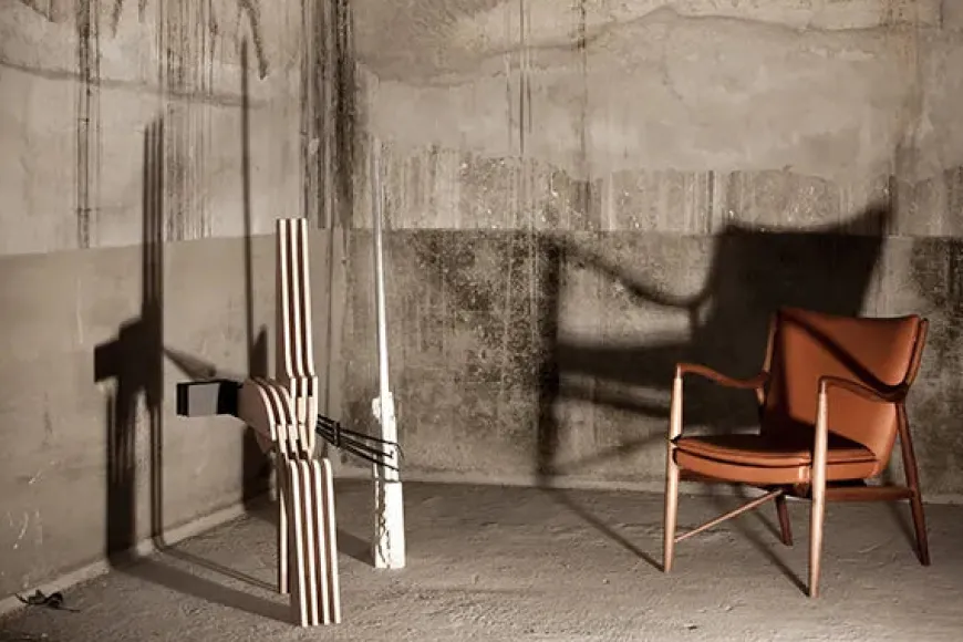 45 Lænestol, valnød af Finn Juhl