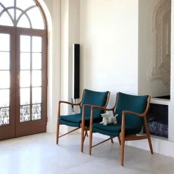 45 Lænestol, valnød af Finn Juhl