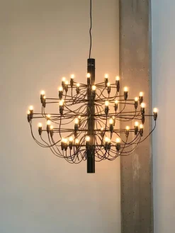 2097/30 Lysekrone fra Flos