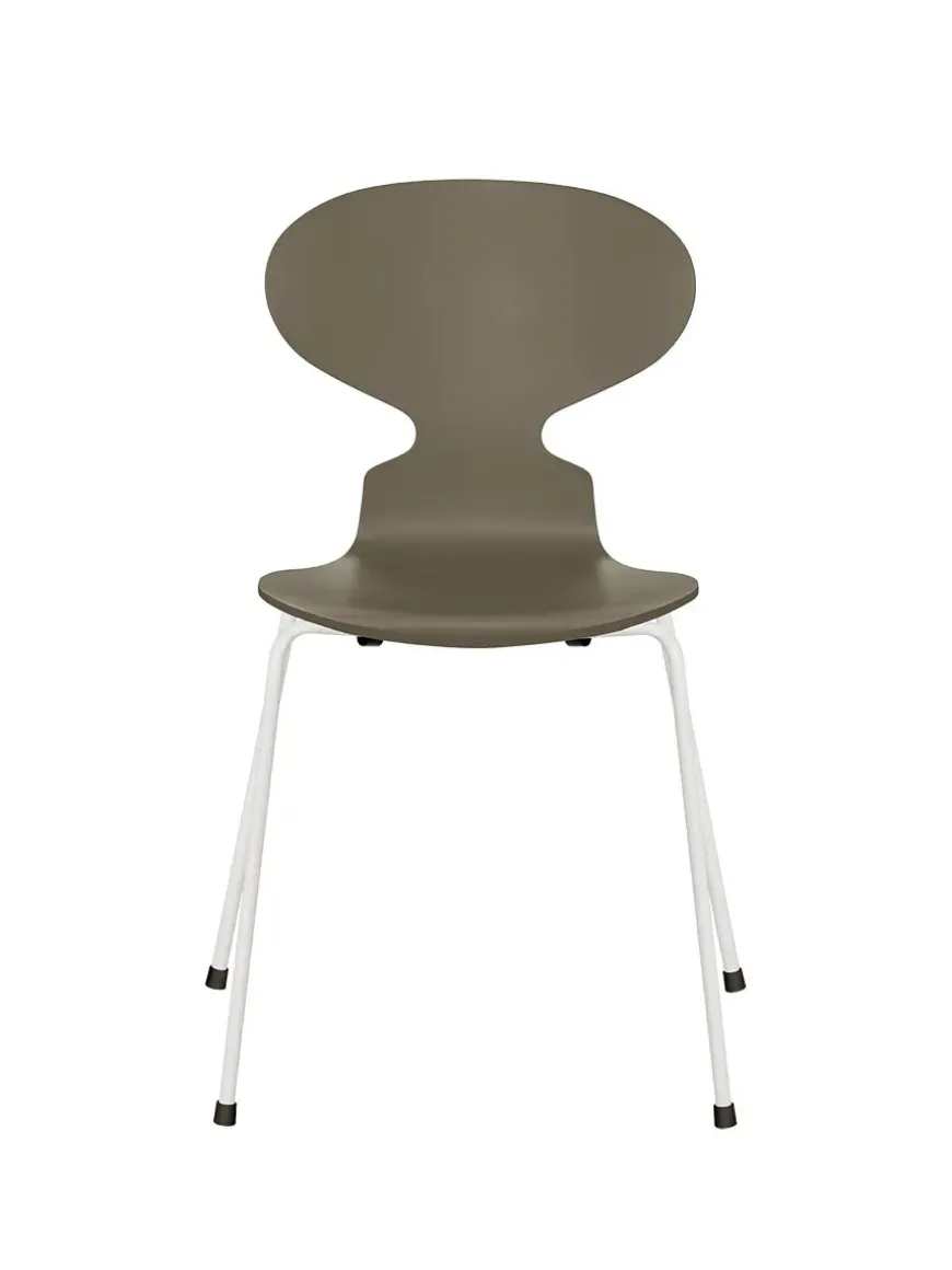 3101 Myren Stol lakeret af Arne Jacobsen