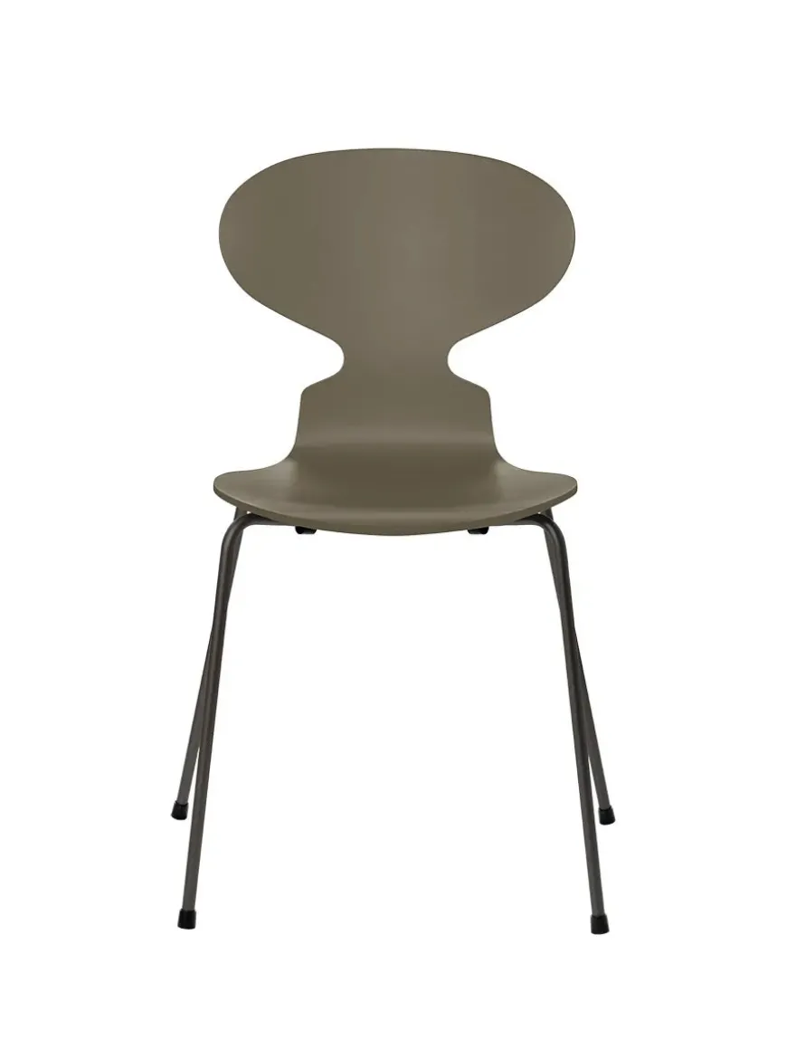 3101 Myren Stol lakeret af Arne Jacobsen