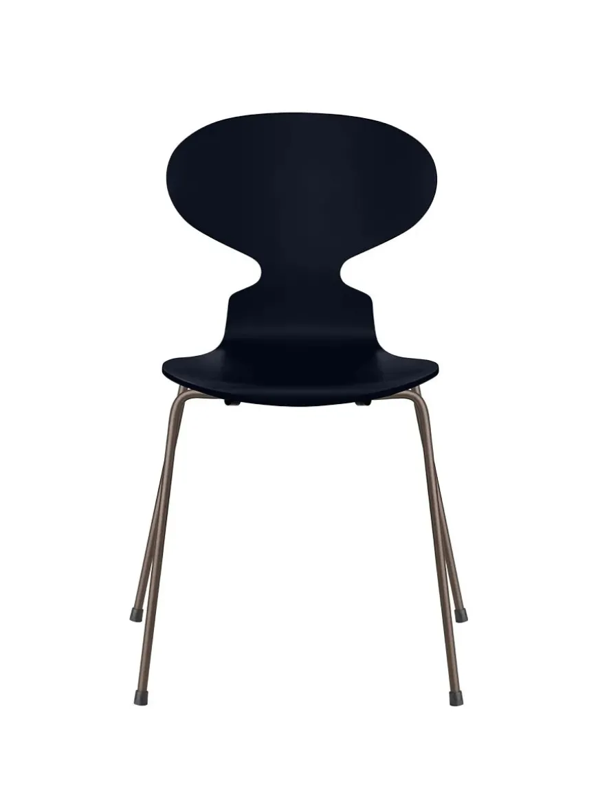 3101 Myren Stol lakeret af Arne Jacobsen