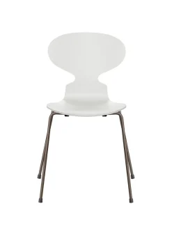 3101 Myren Stol lakeret af Arne Jacobsen