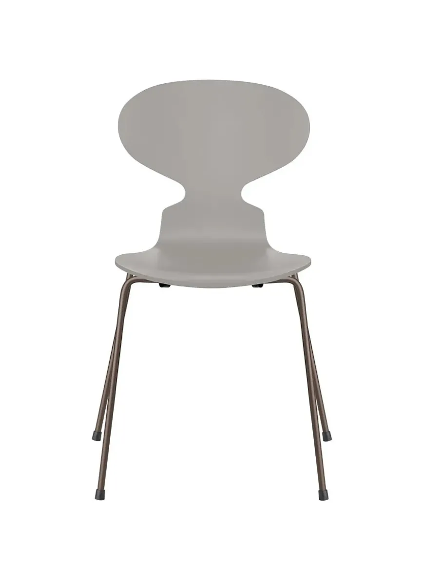 3101 Myren Stol lakeret af Arne Jacobsen