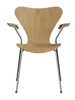3207 Serie 7 Armstol af Arne Jacobsen