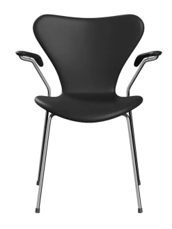 3207 Serie 7 Armstol af Arne Jacobsen