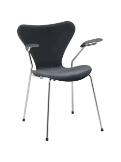 3207 Serie 7 Armstol af Arne Jacobsen