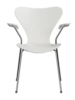 3207 Serie 7 Armstol af Arne Jacobsen