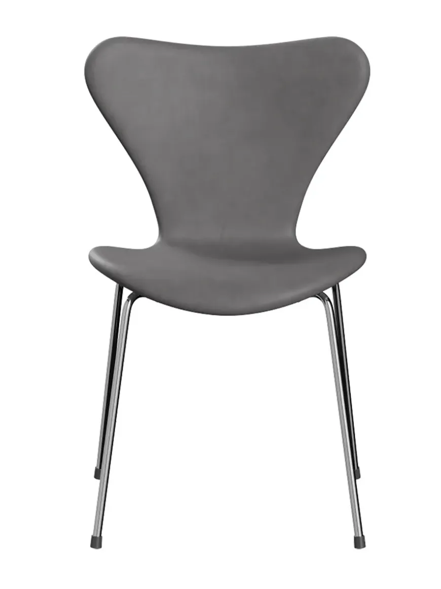 3107 Serie 7, fuldpolstret af Arne Jacobsen