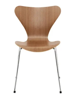 3107 Serie 7 Stol, naturfiner af Arne Jacobsen