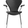 3207 stol m/armlæn, fuldpolstret Essential læder sort/krom stel af Arne Jacobsen