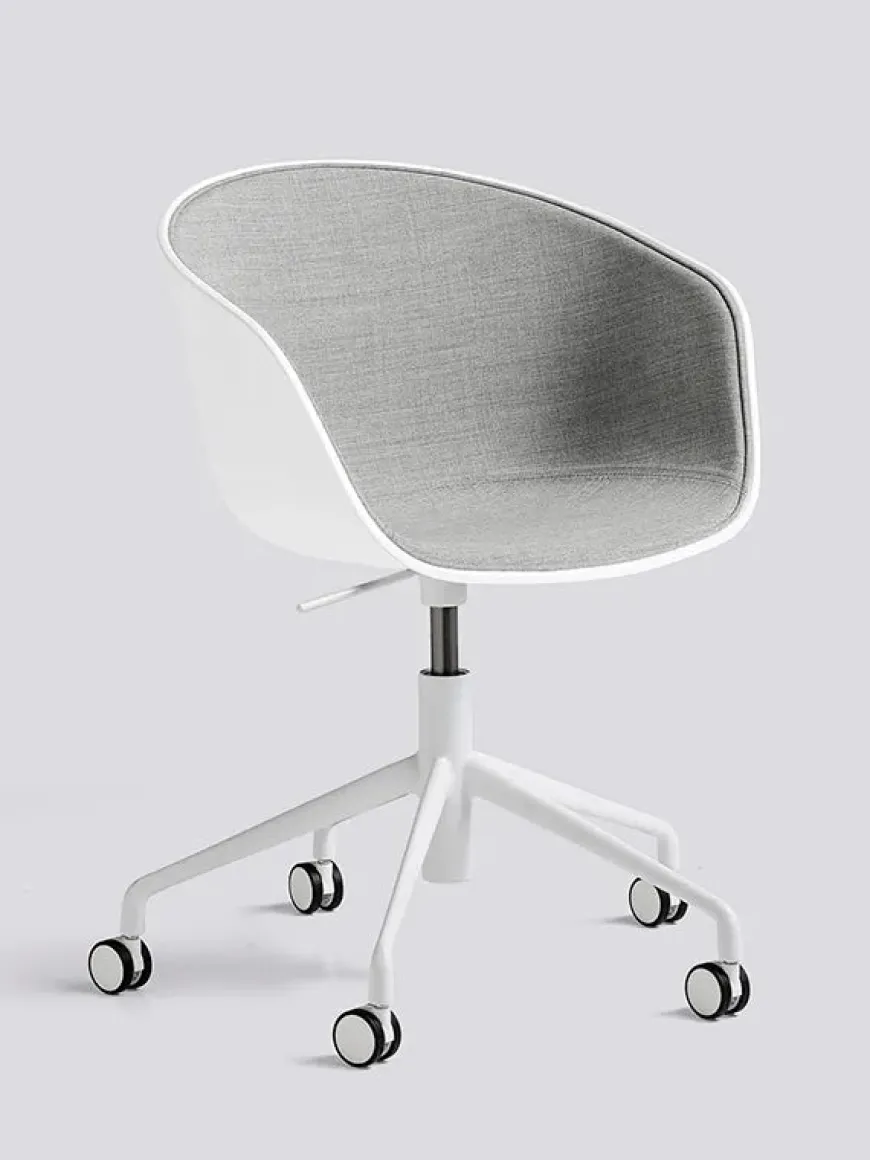 About a Chair AAC52 Forsidepolstret, sort skal fra Hay