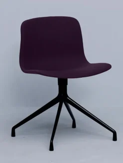 About a Chair AAC15 fra Hay