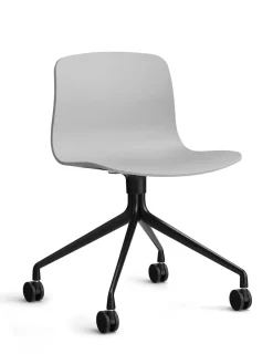 About a Chair AAC15 fra Hay