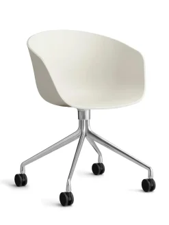 About a Chair AAC21 fra Hay