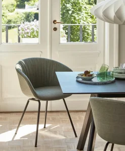 About a Chair AAC27 fra Hay