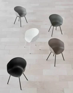About a Chair AAC27 fra Hay
