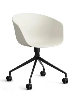 About a Chair AAC25 fra Hay