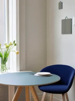 About a Chair AAC22 fra Hay