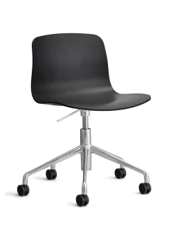 About a Chair AAC51 fra Hay