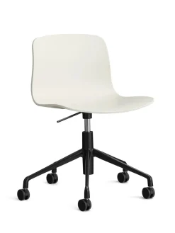 About a Chair AAC51 fra Hay