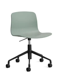 About a Chair AAC51 fra Hay