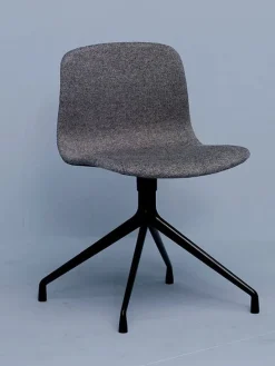 About a Chair AAC10 fra Hay