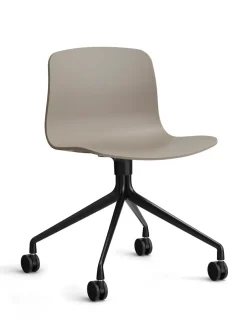 About a Chair AAC10 fra Hay