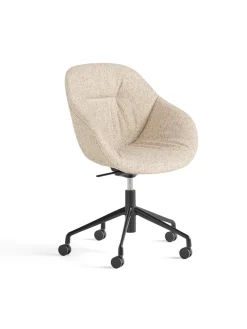 About a Chair AAC155 fra Hay