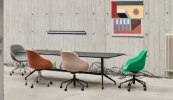 About a Chair AAC127 fra Hay