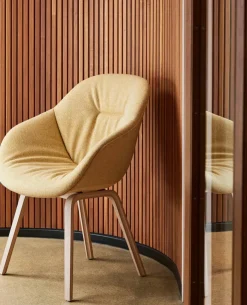 About a Chair AAC127 fra Hay