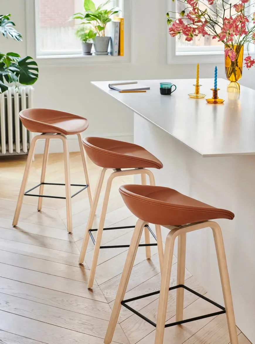 About a Stool AAS33 fra Hay