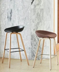 About a Stool AAS33 fra Hay