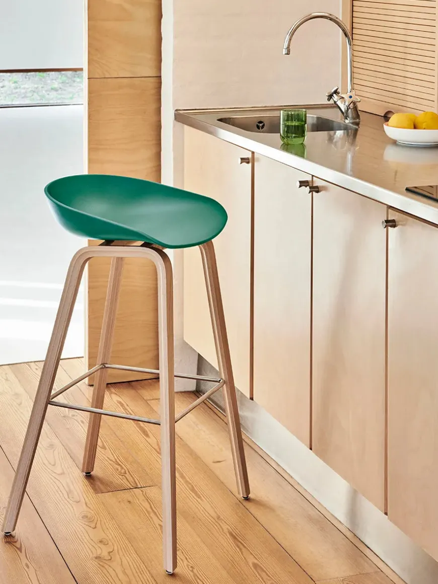 About a Stool AAS33 fra Hay