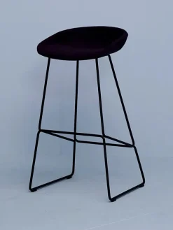 About a Stool AAS39 fra Hay
