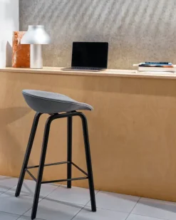 About a Stool AAS32 fra Hay