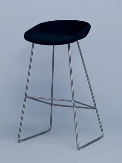 About a Stool AAS38 fra Hay