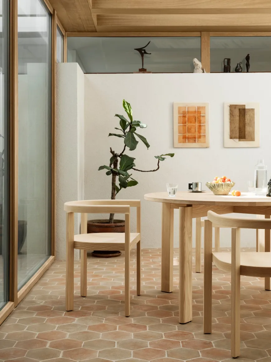 After Dining Table Ø120, ash fra Fritz Hansen