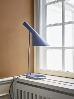 AJ bordlampe fra Louis Poulsen